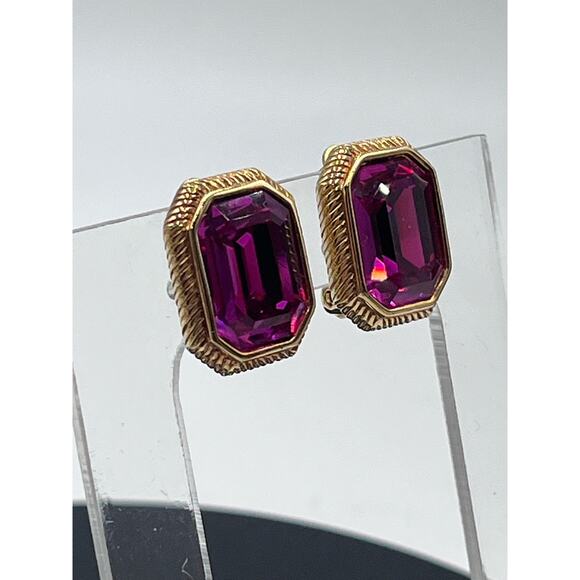 Swarovski Swan Small Signed Fuchsia Pink Crystal Rectangular Clip on Earrings - Picture 3 of 16